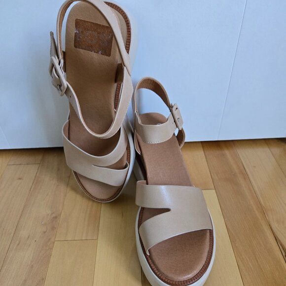 EOS Brooke Wedge Sandal - NWOT - Picture 5 of 7